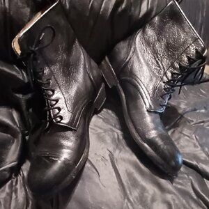 Satori Gold Metalic Gray/Black Lace Up Ankle Boot